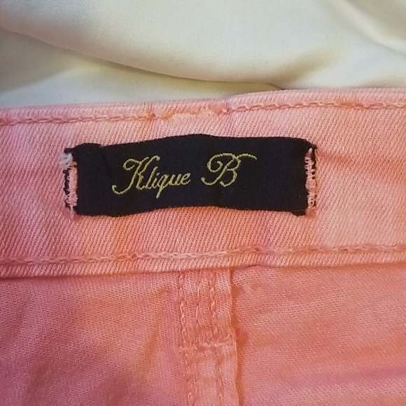 Shorts - Picture 3 of 5